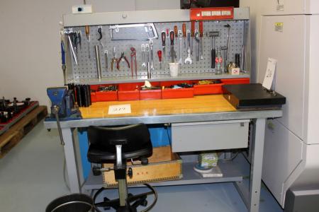 File bench vise and drawer + tool board with content