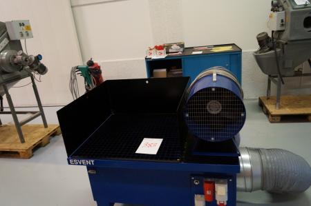Extraction table with suction. With power outlets, portable never been used.