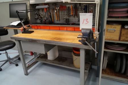 File bench vice and content depth of 80 cm length 150 cm