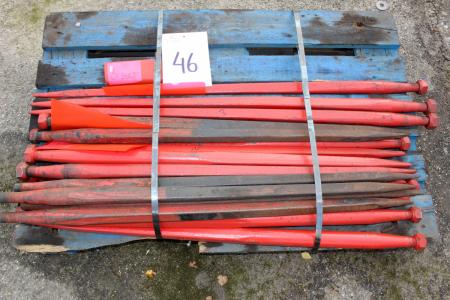 Pallet with 18 pieces Kverneland spear + 15 pcs 1100 mm straight K2 + 3 pcs 1200 mm straight K2
