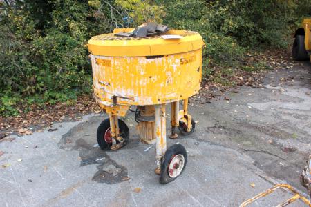 Soroto forced mixer with 300 liters basin