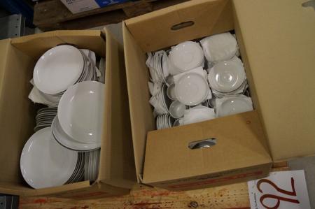 2 boxes of large plates, small plates and saucers, soup plates. Brand Aida.