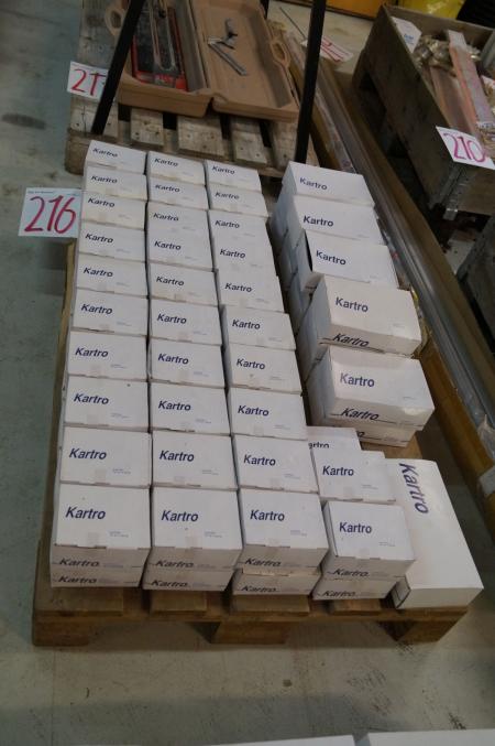 Pallet with screws 4.2 x 35 mm 65 boxes. 1 box of 4.2x75 mm 14 boxes of 4.2x35 mm