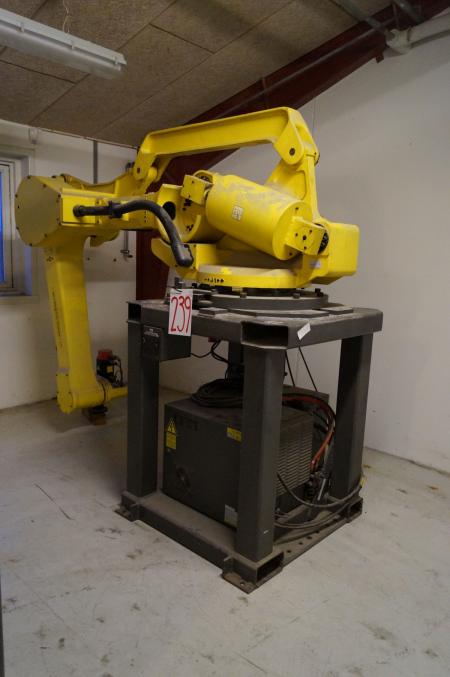 Der Roboterarm, Fanuc M410, 2 Axet, Jahr 2000, Gesamtgewicht 1570kg. Steuerung: Fanuc-System R-J3