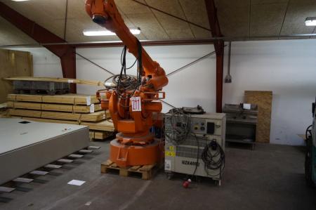 Der Roboterarm, ABB, 3 Axet, Gewicht: 2300kg, Typ: 1fks083-6az219zz9zs01, hergestellt von Siemens, Box Control von ABB Robotics, Typ: IRB6400 M97