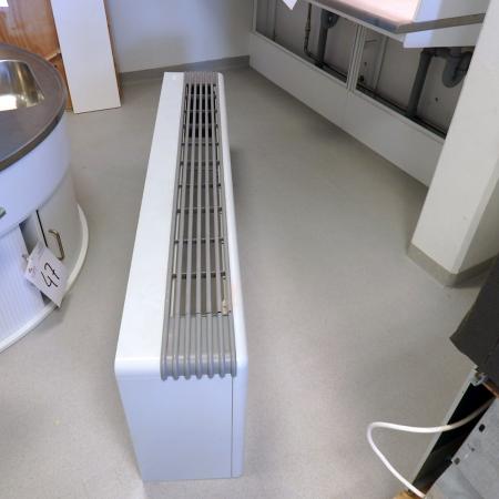 AC RHOSS leistungsstarke Kühlsystem, hohe Qualität, ein paar Monate gebraucht - es werden an die Gebäudekühlung und es wird Gelegenheit, diese zu kaufen, mit dem Kran demontiert, vereinbart mit KJ Auktion