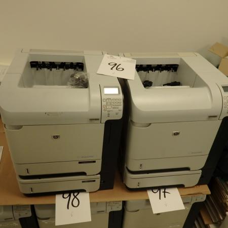 2 stk. HP LASERJET P 4015 printer. Sælger oplyser at de højst har været sat til i max. 5 måneder….Arkiv foto