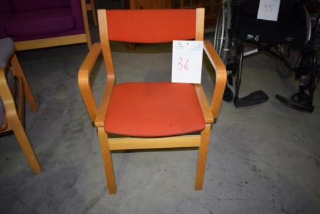 Stuhl, m. Orange Stoff. Flecken auf dem Stoff