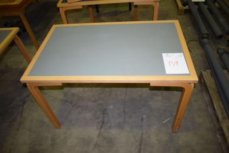 Table 120 x 76 cm