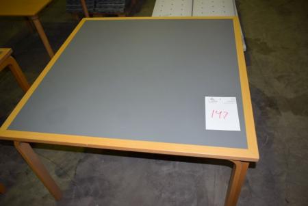 Tabelle 120 x 120 cm