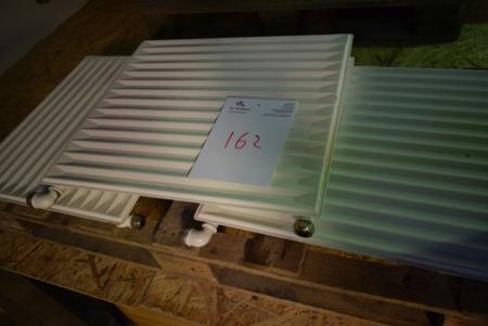 3 stk radiatorer, L 50 x H 15 cm