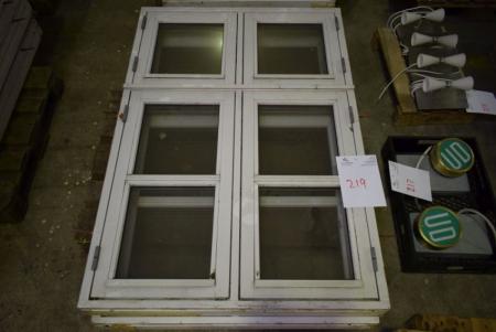 2 stk. Dannebrogs vinduer, B 94,8 x H 138,8 cm