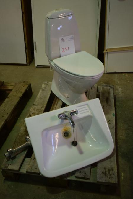 Ifö toilet + 1 stk. håndvaske med armatur