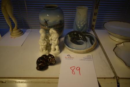 The 4 headaches, brown bear, ashtray + 2 vases
