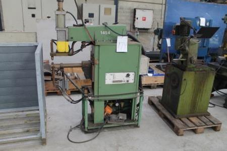 1 piece Tecna spot welder, type 8007 CM year 1989 Sec. 188 kva expenses 560 mm, water cooled, timed, pedal