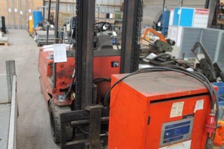 Linde electric forklift E25 2.5 tonnes, well-run, hydraulic side shift, print f kørepotmeter replaced in September 2016th