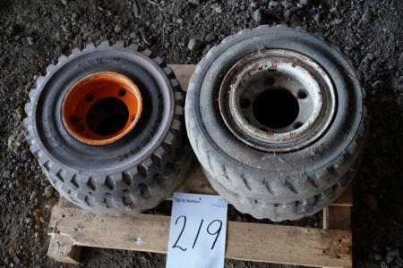 2 Stück Reifen w Felgen 4,00-8 + 2 Reifen mit Felgen wenig Aufdruck 18x7-8