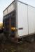 Lastbil Mærke Iveco transcargo 353703 km med alukasse (LxBxH) 560x253x238 cm plus med baglift. Dæk 80 % Kørt hver dag indtil oktober 16