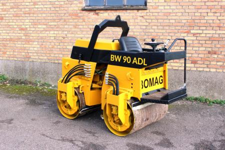 Road roller renovated, Bomag BW90ADL by recent refurbishment has changed counts. Gl. Counter 2161.1 hours and new counter 0000.1 hours