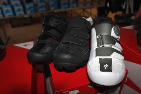 3 x Cycling shoes, 1 pair str. 43 + 1 pair str. 44 + 1 pair size. 43