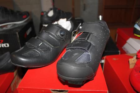 3 pairs of cycling shoes str. 43