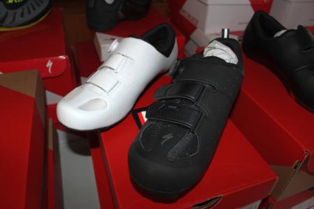 2 pairs of cycling shoes 1 pair str. 44 + 1 pair size. 45