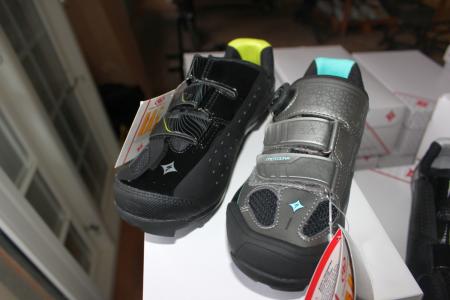3 pairs of cycling shoes str. 39