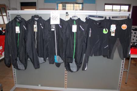 4 Bike Jackets Endura + 2 bike shorts, assorted sizes