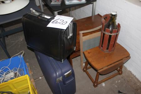 Suitcase, bag, small table + commode
