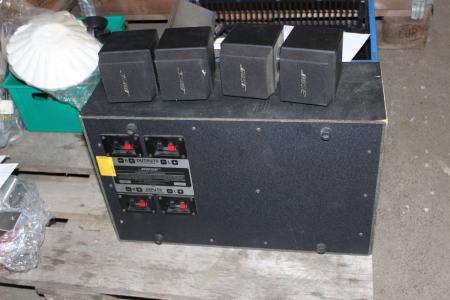 Verstärker + Bose-Lautsprecher + Box mit Lautsprechern