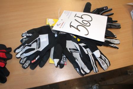 4 pair of bike gloves str. M