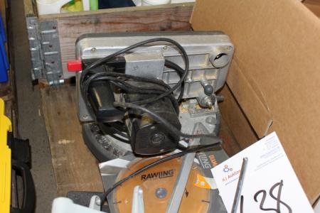 Circular saw with accessories