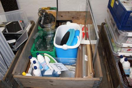 Pallet with various cleaning items + cool box, etc.