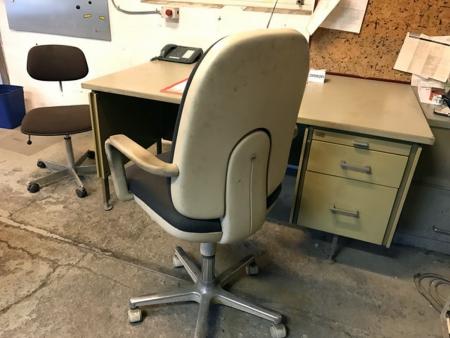 Foreman Desk, Nobø, with 2 chairs