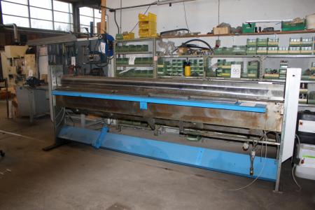 The cutting / bending machine, 3 meters including various accessories