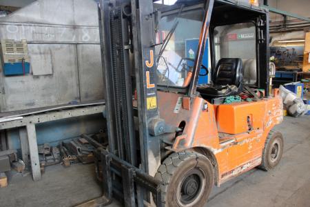 Forklift, Gas, JE-LAU 2 ton, Timer 8592 must have new radiator Max lifting height of 4.5 meters