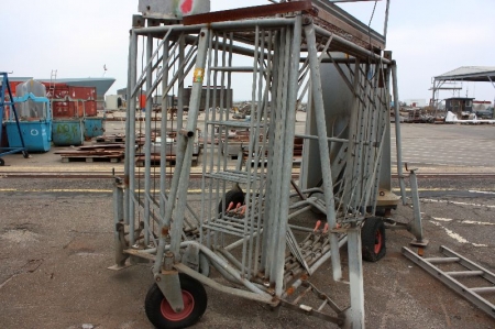 moveable tower scaffolding