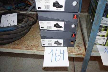 3 pairs of safety shoes paragraph. 45