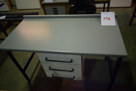 Skrivebord med 3 skuffer. Skufferne kan flyttes, 60 x 120 cm