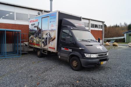 Iveco 35s, 12 Building luton with tail lifts. First reg d. 28.02.2006 prev reg no. AD33086 The car starts and runs, everything works dog not blowing the Koler. Number plate not included.
