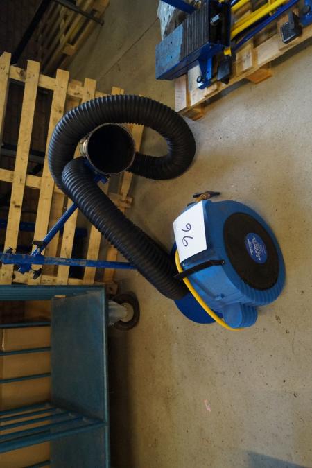 Exhaust / flex hose + slangeoprul the air.