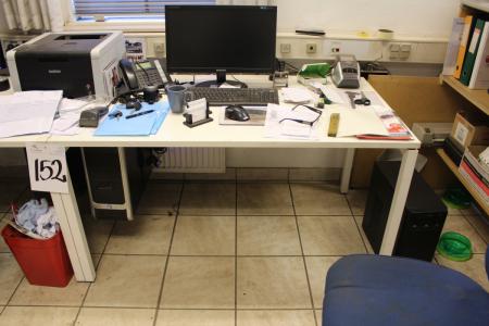 2 pcs white desks without content 140 x 80 cm