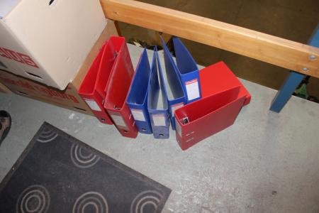4 boxes of approximately 15 pieces binder