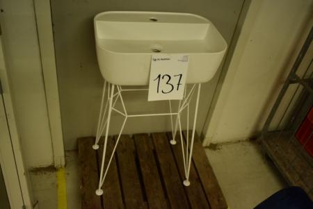 3-tlg. Stühle, Stoff Velours + Waschbecken auf dem Stand