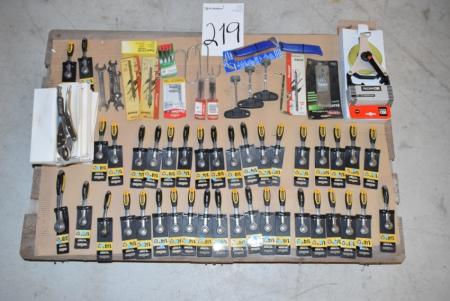 Miscellaneous tools skrandnøgler, pliers, tape measure etc.