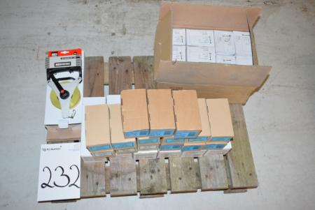 Kamsøm, a total of 6 ks., Ring shank nails, a total of 6 ks., Drywall screws for wood, a total of 10 ks. , Chipboard screws of various sizes, a total of 6 ms., Round divers, a total of 3 ms. + Metal tape measure