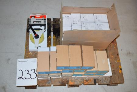 Kamsøm, a total of 6 ks., Ring shank nails, a total of 3 ks. drywall screws for wood, a total of 10 ks. , Chipboard screws of various sizes, a total of 6 ms., Round divers, a total of 3 ms. + Metal tape measure