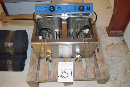 Double fryer, 220V. Stand ok