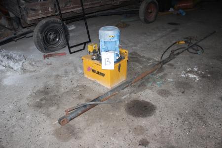 Hydraulic drive unit with 2.2 meter stamp about 2 meters scum