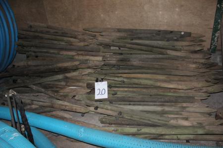 2 pallets with fence posts length about 1.3 m